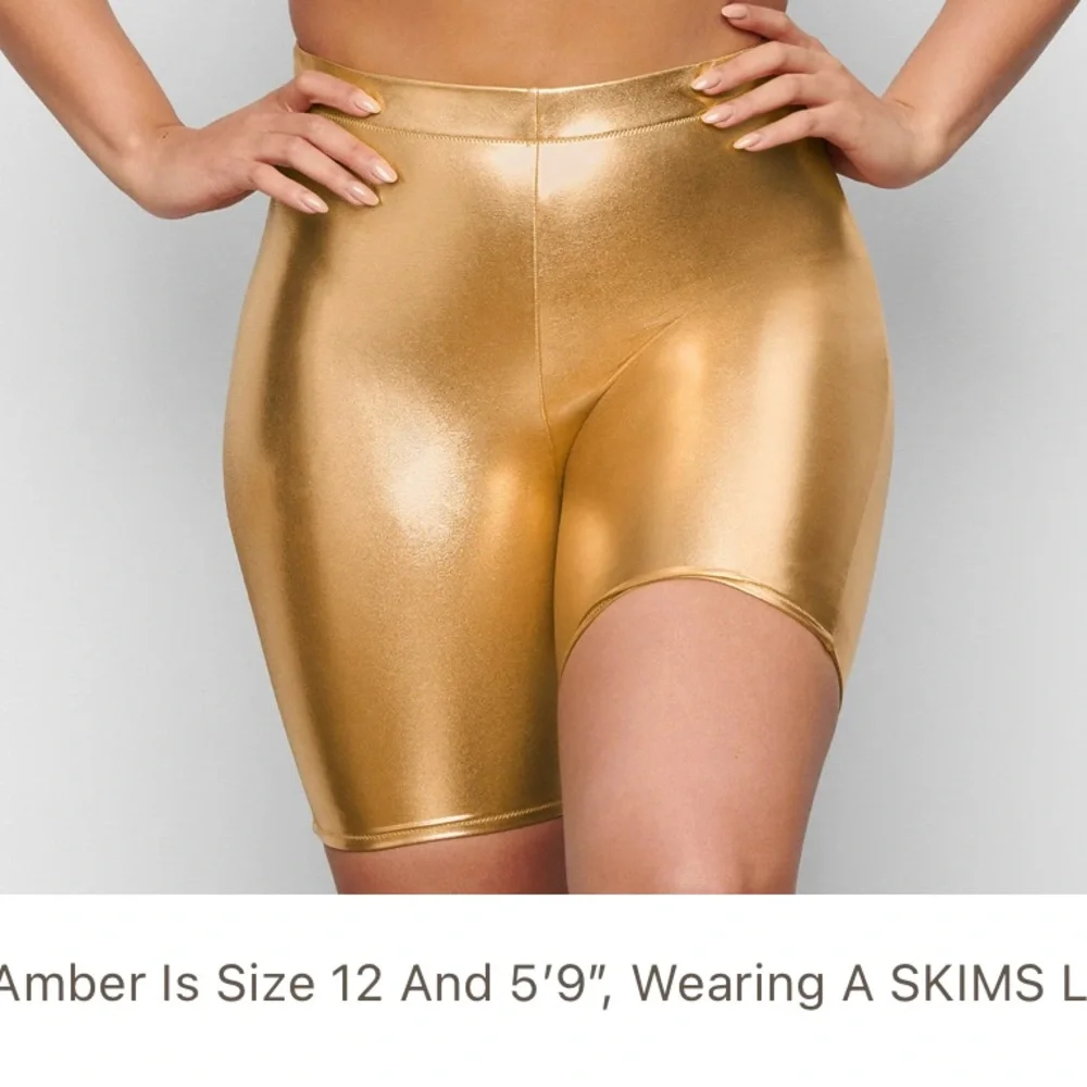 NWT- METALLIC‎ SWIM MID WAIST SHORT- Gold- size small